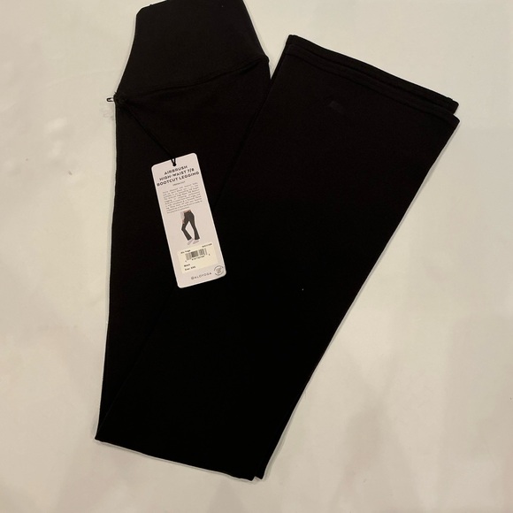 ALO Yoga Airbrush High-Waist Black Leggings - Picture 1 of 2